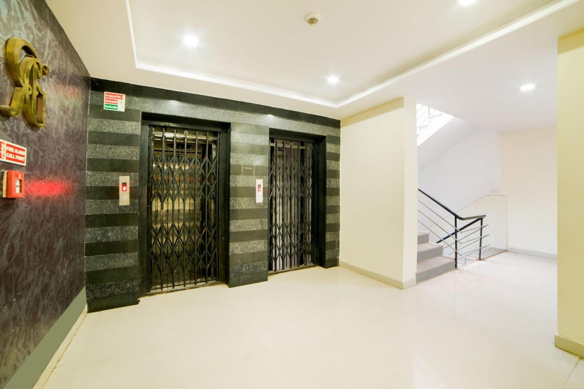 Hotel Super Capital O Raaga Grand Hyderabad Exterior foto