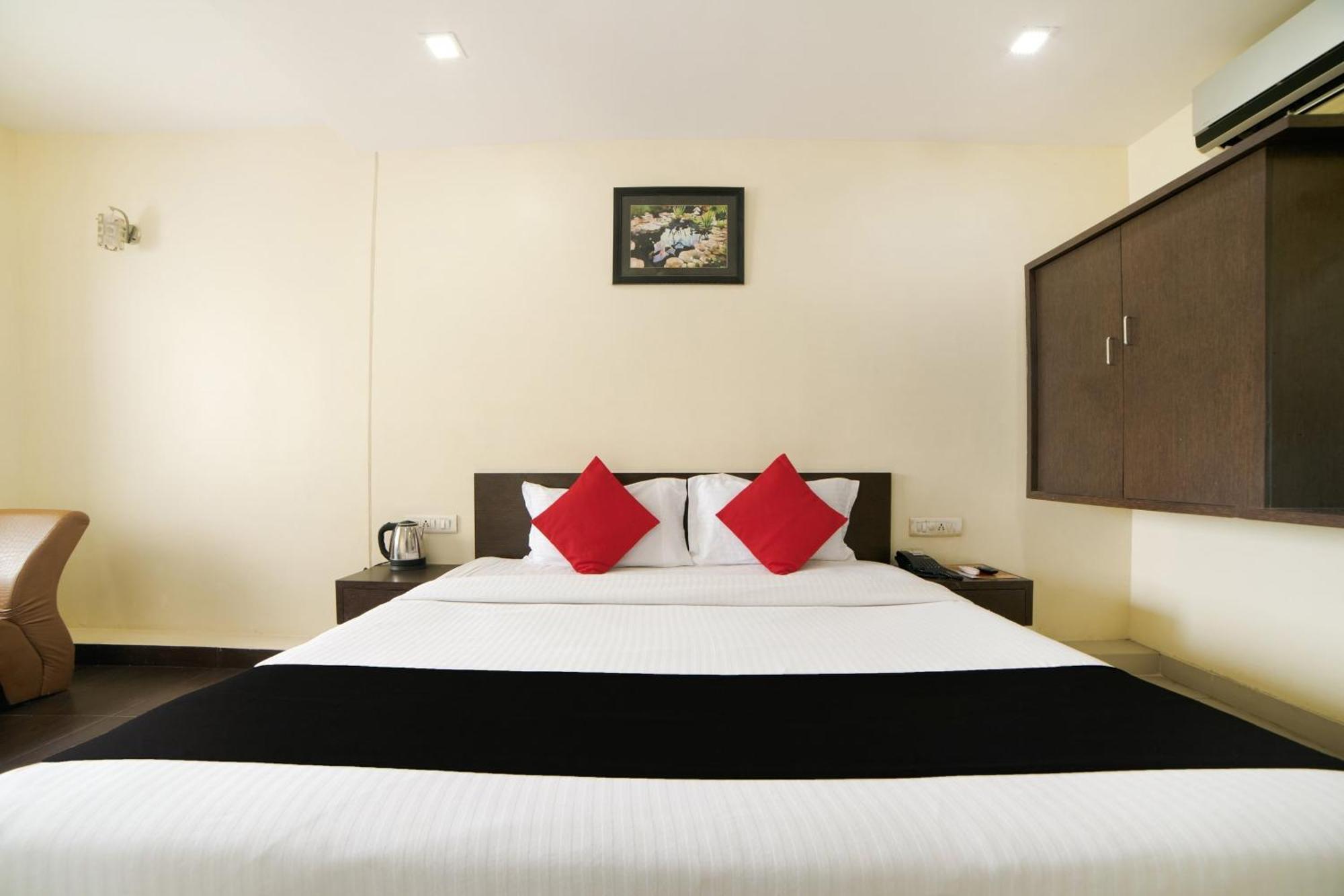 Hotel Super Capital O Raaga Grand Hyderabad Exterior foto