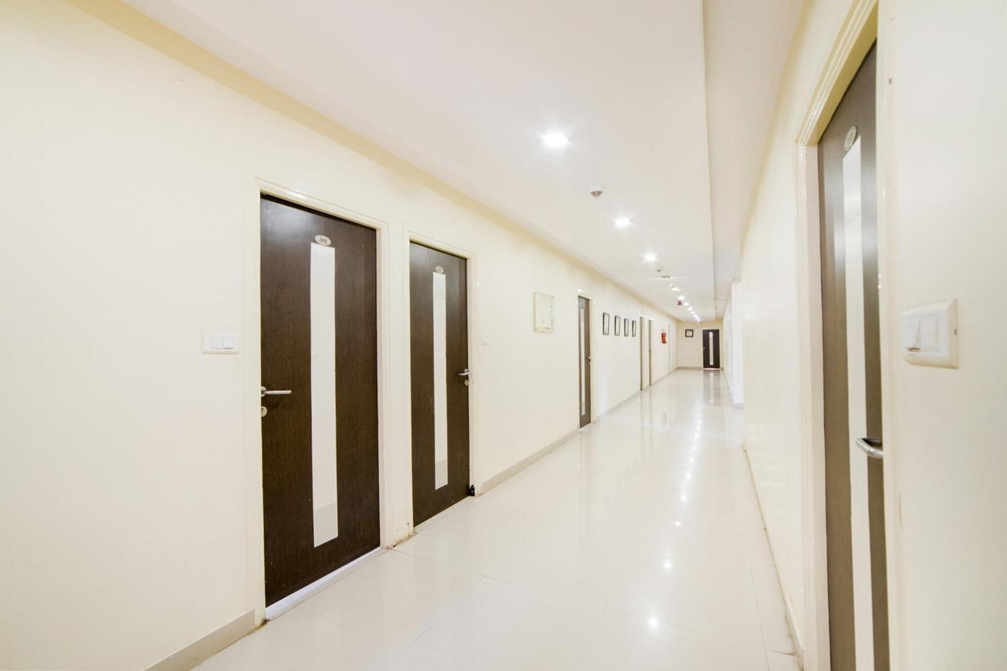 Hotel Super Capital O Raaga Grand Hyderabad Exterior foto